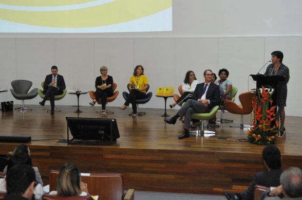 OPAS apoia a I Mostra de Experiências Inovadoras do SUS no Distrito Federal